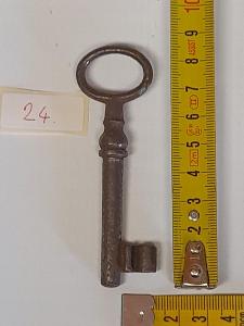 Starožitný, kovový klíč viz.foto 
