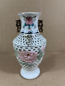 Stará porcelánová čínská váza - vázička - motiv květina, zlacená