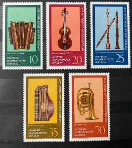 DDR 1977 Mi.2224-28 série**hudební nástroje