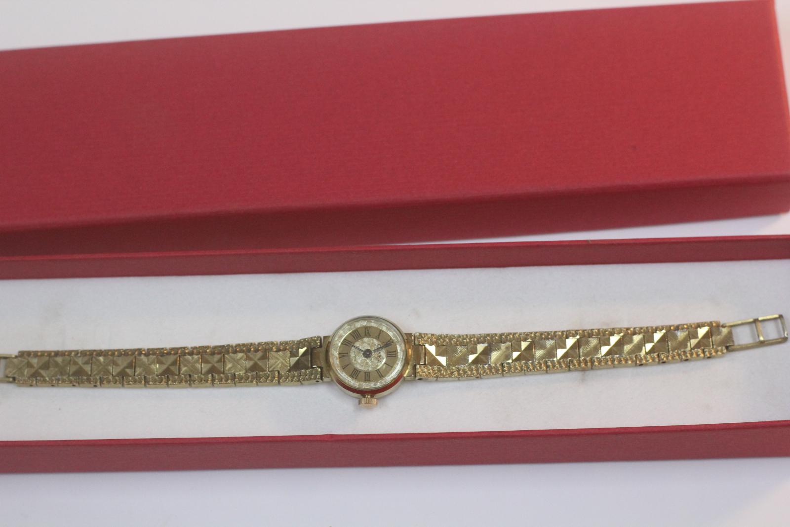 dámske hodinky Čajka, funkčné, žlté, zdobené - Starožitnosti