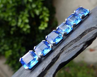 Art Deco brož, broušené modré kameny