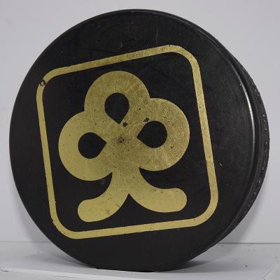 KUP TEĎ ✅️ HOKEJ PUK starý IIHF / logo FINSKO SUOMI 1980´s MS 