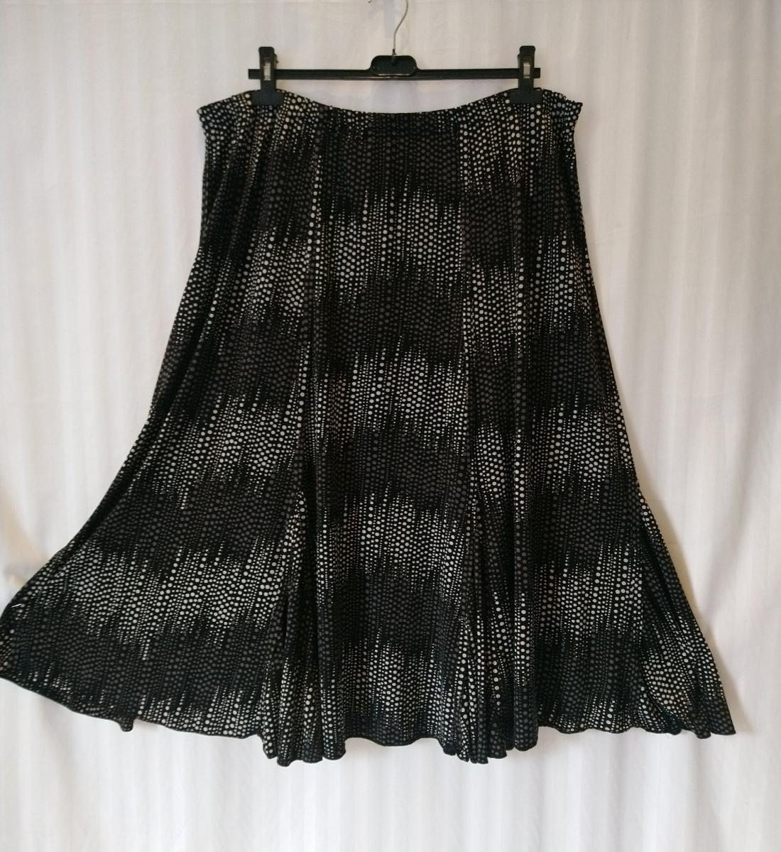 Elastická čierno sivo biela sukňa s bodkami, Elvi, XXXL - Dámske oblečenie