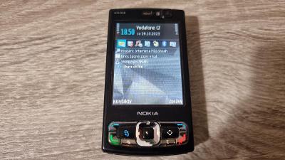 Nokia N95 8GB, volná na všechny operátory.