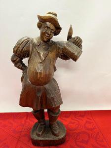 Starší dřevěná socha muž štamgast host pivař 43cm