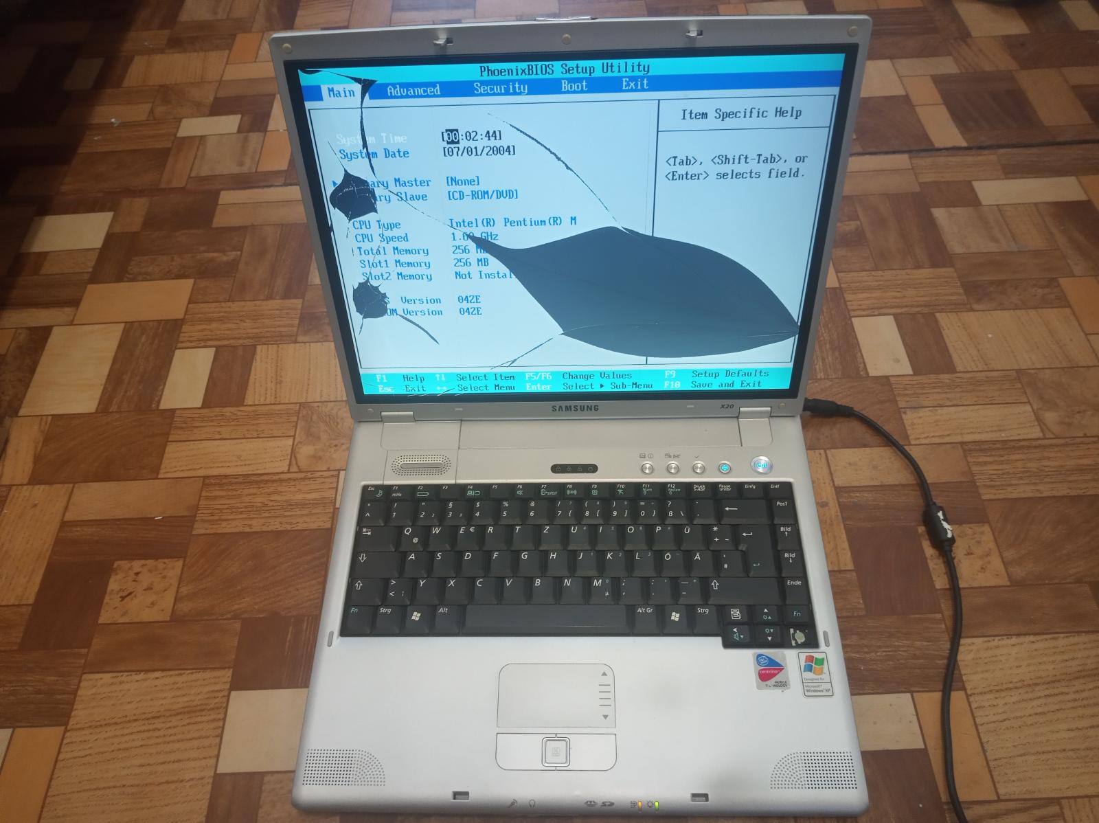 SAMSUNG X20 - (rozbité veko s displejom) - Notebooky, príslušenstvo