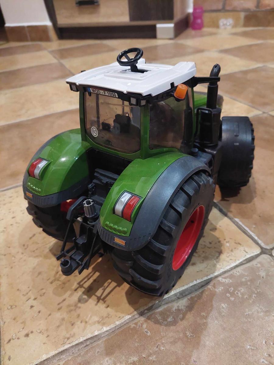 BRUDER Traktor Fendt 1050 Vario - 4040
