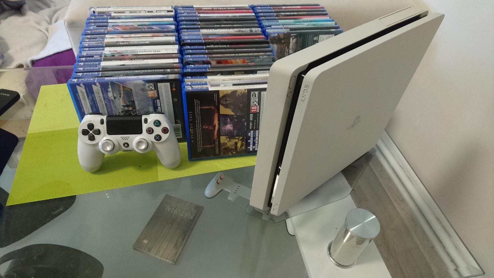 Kompletné balenie Playstation 4 Slim 500 GB + Veľa hier - Počítače a hry