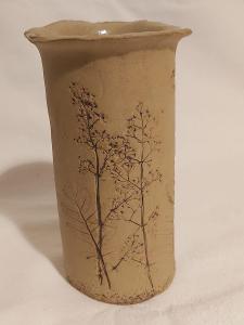 1. Keramická váza značená 15 cm 