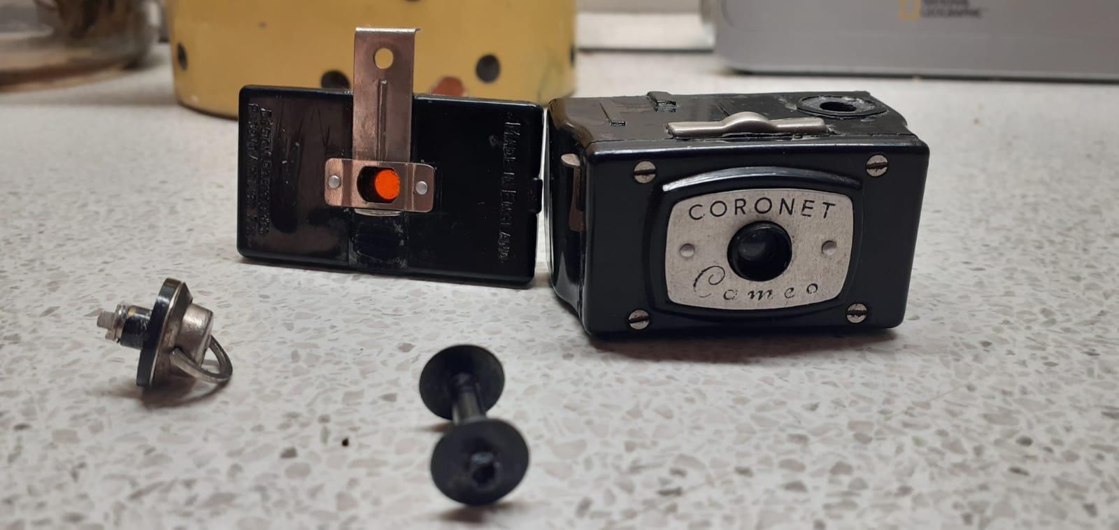 Coronet cameo subminiatúrne bakelitový vintage fotoaparát 1947 - Elektro