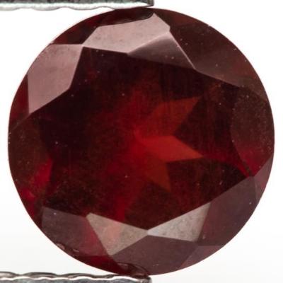 Granát Red, krásná barva 0,94ct (3801)