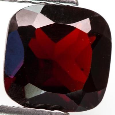 Granát Red, nádherná barva 1,02ct IF (3567)