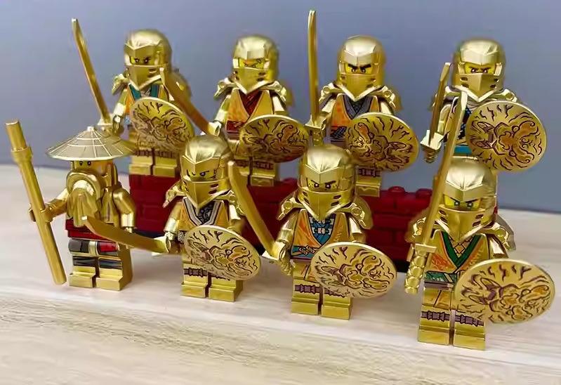 8 zlatých figúrok Ninjago - Deti