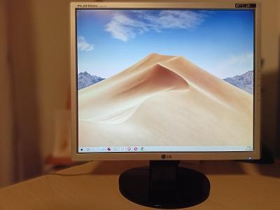funkční 19" monitor LG L1953