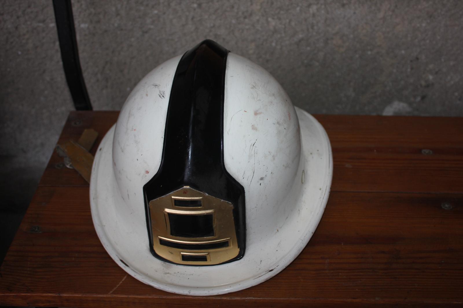 požiarnik hasičská helma prilba - Zberateľstvo