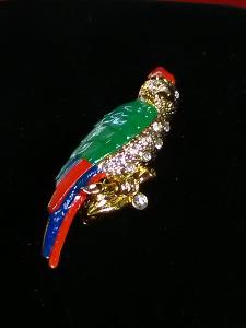 Nádherná jablonecká brož papoušek