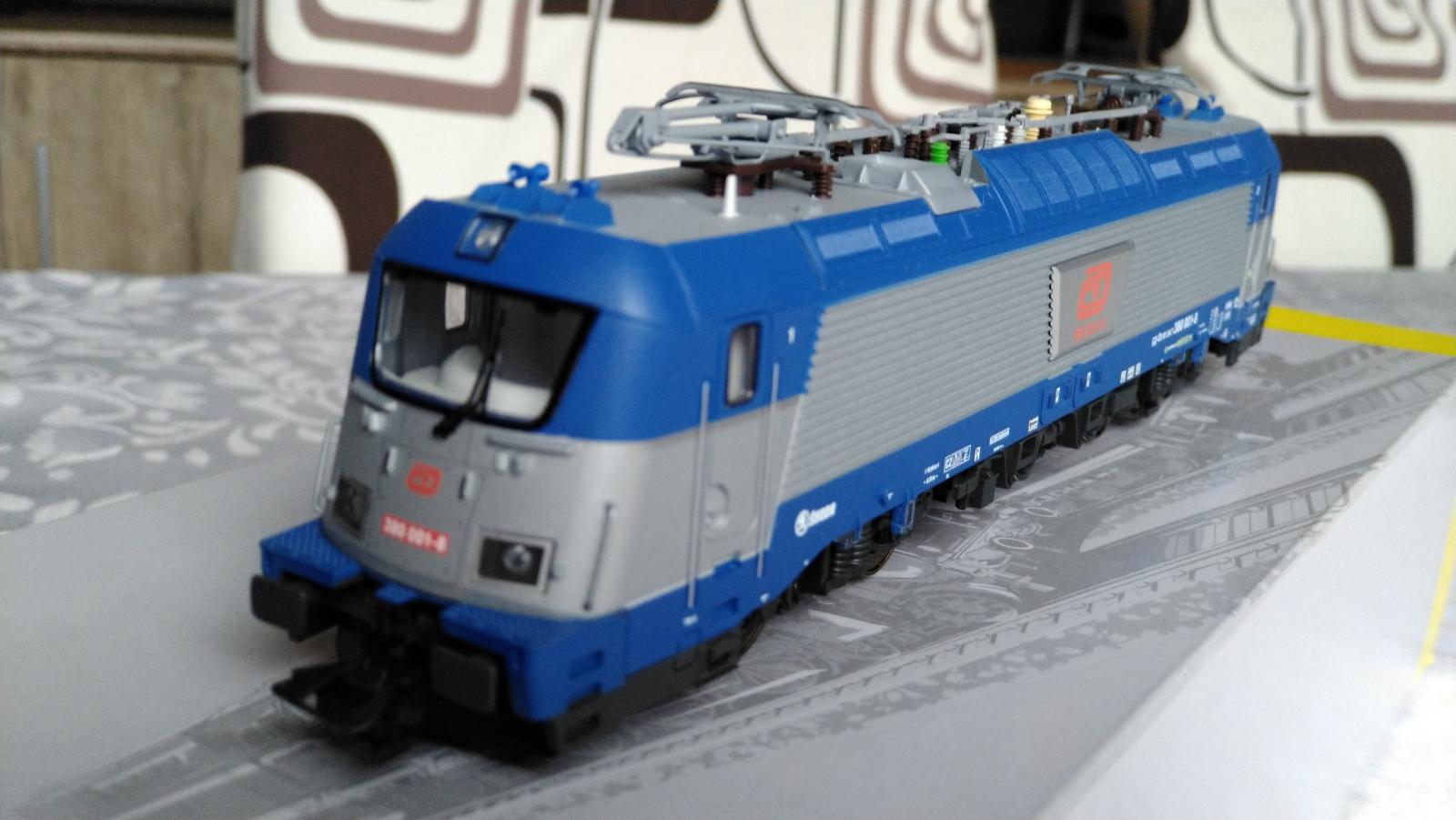 Škoda 380 H0 DCC Zvuk TRIX - Modelové železnice