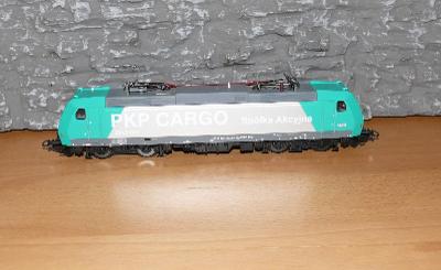 LOKOMOTIVA pro modelovou železnici H0  velikosti (s92)