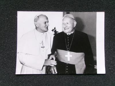 Papež Jan Pavel II. kardinál Tomášek Praha farář církev 