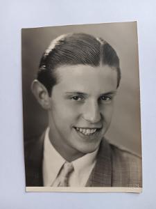 Mladý muž - fotografie - 1943
