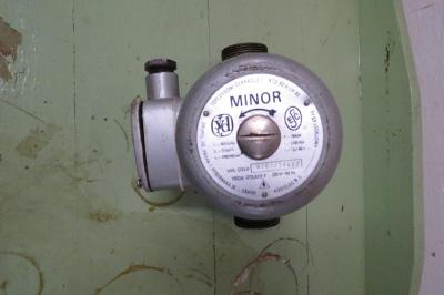 Staré nepoužité teplovodné čerpadlo Minor