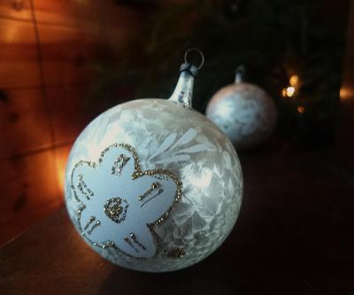 Retro vánoční ozdoba - koule - průměr 8 cm / 2 ks