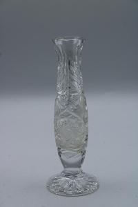 P3. Lisovaná váza 15,5 cm