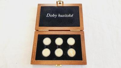 RRR Nesehnatelné Sada 6 kusů zlatých (au750 18K) medailí Doby husitské