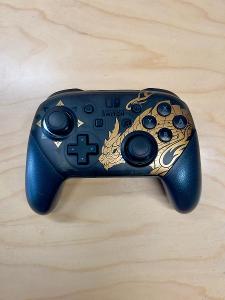 Nintendo Switch Pro Controller - Monster Hunter Rise edition