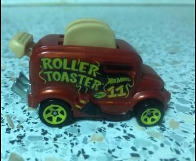 Autíčko Hot Wheels Roller Toaster