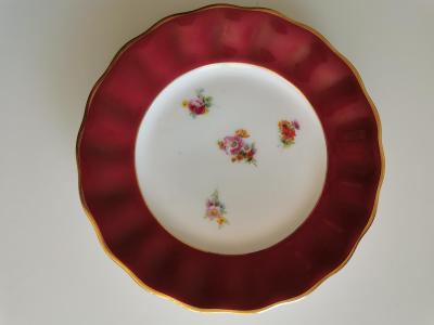 Starožitný porcelánový talíř