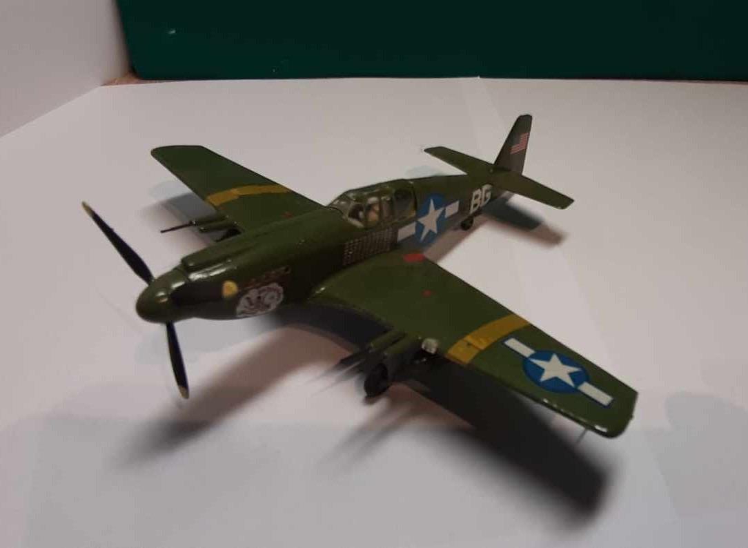 NORTH AMERICAN P-51A 1:72 - Vojenské modely lietadiel