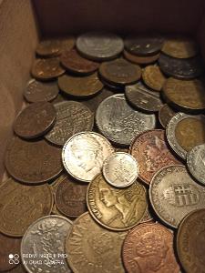 Hromada rôznych mince