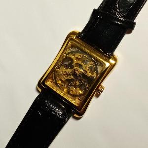 Hezké náramkové hodinky Winner, zlatá barva, automatické