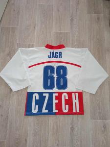 Dres české hokejové reprezentace se jmenovkou Jaromír Jágr