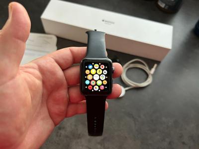 🔵 Apple Watch series 3 (42 mm) - stav OK, nabíječka, náhradní řemínky