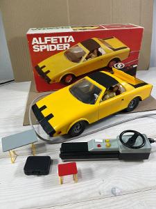 ALFA ROMEO ALFETTA na bowden, PIKO ANKER - stará retro hračka pre deti