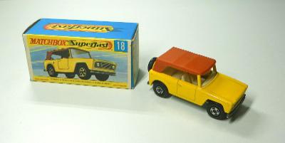 MATCHBOX Superfast č.18 Field Car +orig. box.