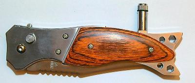 Vyhazovací nůž USA SUPER KNIFE - Malá svítilna (II)