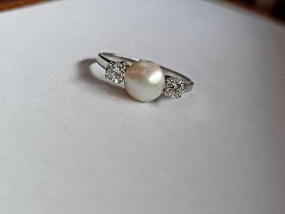 Luxusní 14K zlatý briliantový prsten s přírodní perlou - 0,3 karátu