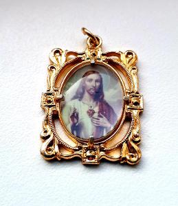 Ježiš, zlacený, zdobený medailonek, rozměry 3,5 x 2,5 cm.