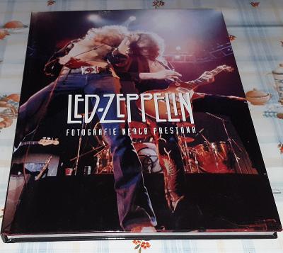 Kniha - Led Zeppelin - Fotografie Neala Prestona (2009)
