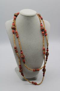 K01. korálkový náhrdelník délka 132 cm dřevěné barevné