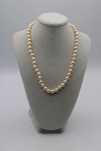 K01. korálkový náhrdelník délka 46 cm krémové perličky
