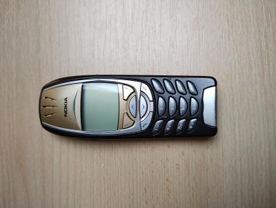 Nokia 6310 i dvě baterie