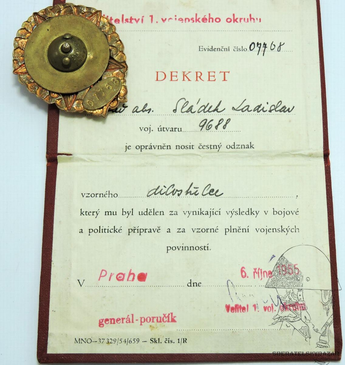 Odznak Vzorný delostrelec 1955 s dekrétom, číslovaný - Zberateľstvo