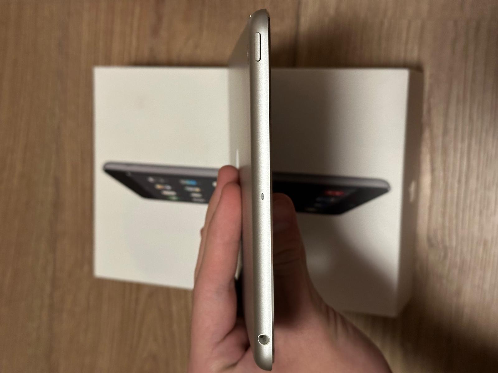 Apple iPad Mini 2 Wi-Fi 16GB bílý Model A1432 Jako nový - Počítače a hry