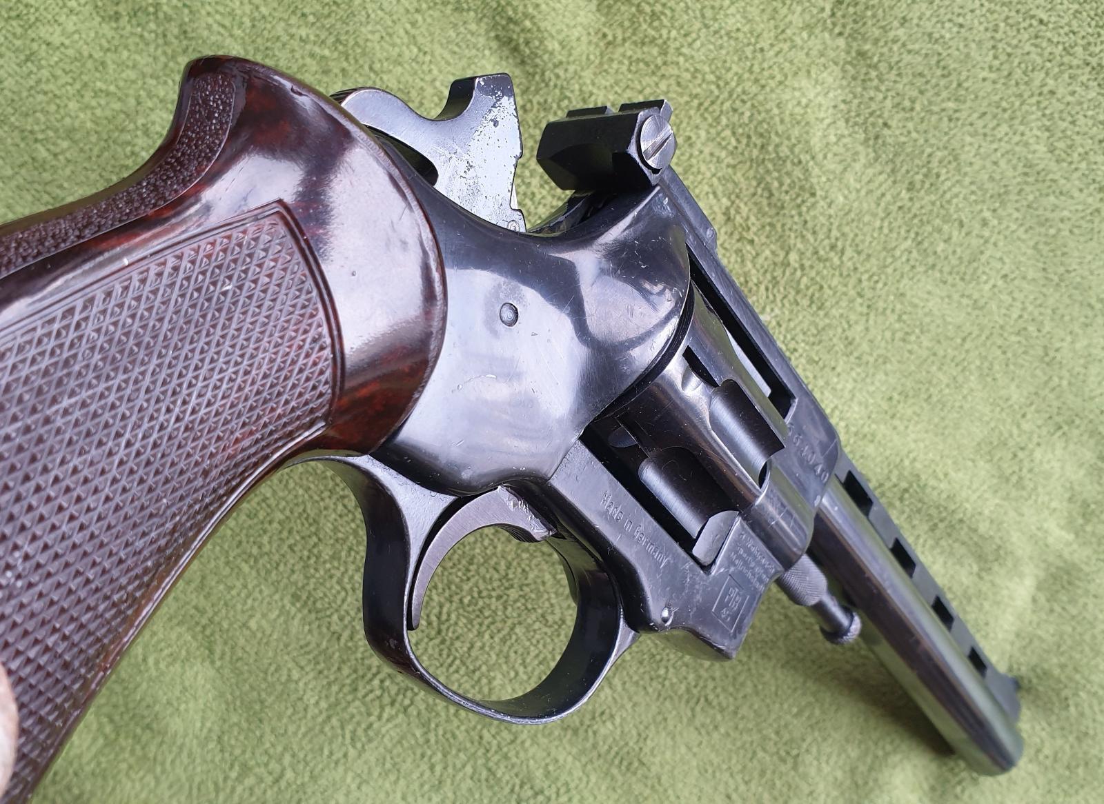 Revolver Arminius cal.4mm Long Nádherný původní stav - Sběratelské zbraně
