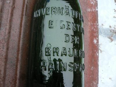 Pivní lahev 0,5l UNVERKAUFLICHES EIGENTUM HAINSPACH (5-ti řádková)