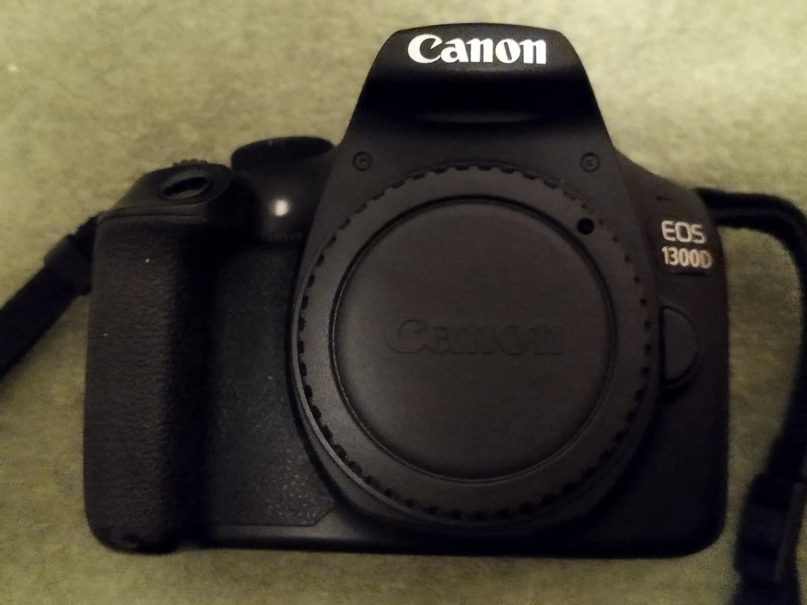 Canon EOS 1300D s príslušenstvom - Foto
